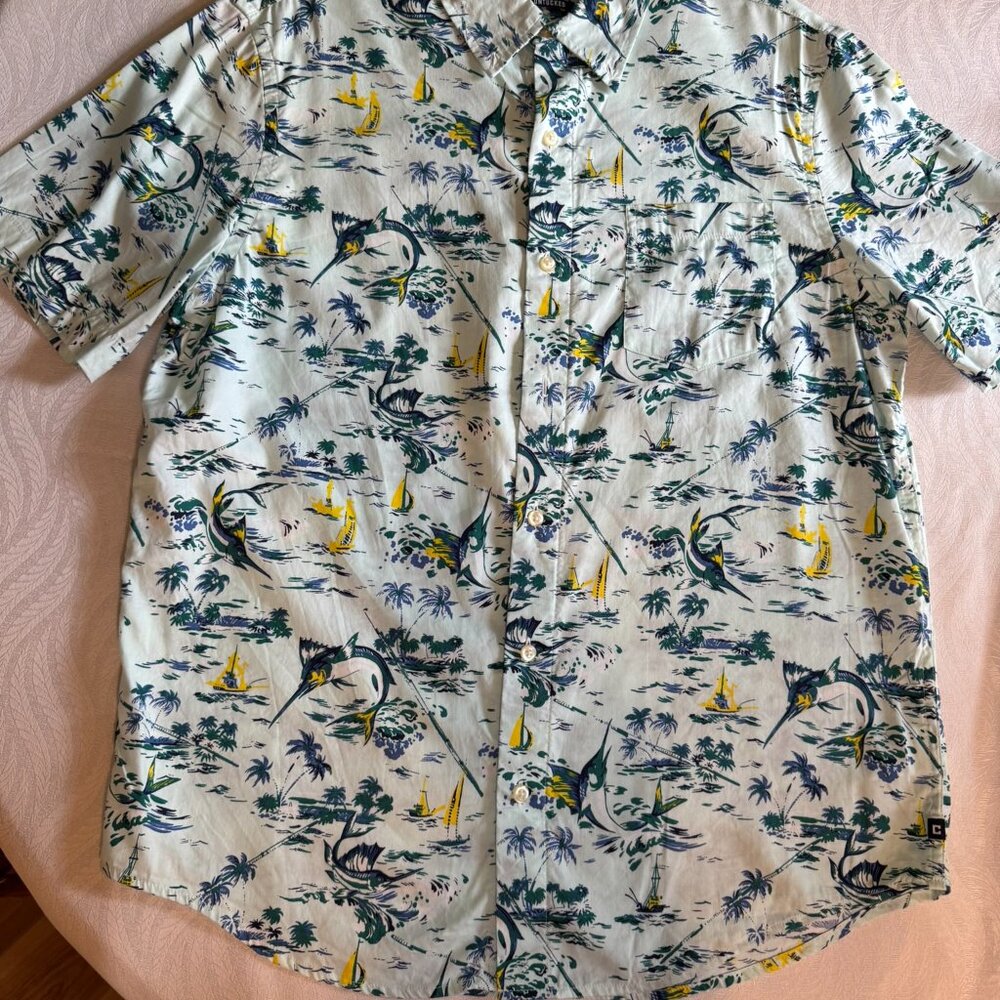 Chaps Go Untucked Men's Short Sleeve Light Blue Marlin Nautical Shirt Size L